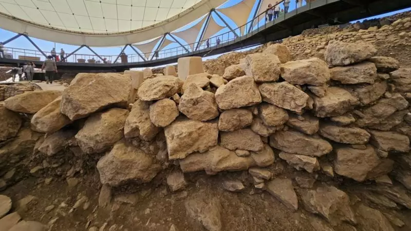 Göbeklitepe'deki İnanılmaz Keşif: 2 Metrelik İnsan Heykeli Tarihi Yeniden Yazdırıyor!