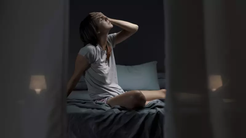 Gece 03:00'da Uyanıyor musunuz? İşte Vücudunuzun Size Anlatmaya Çalıştığı Şaşırtıcı Gerçek!