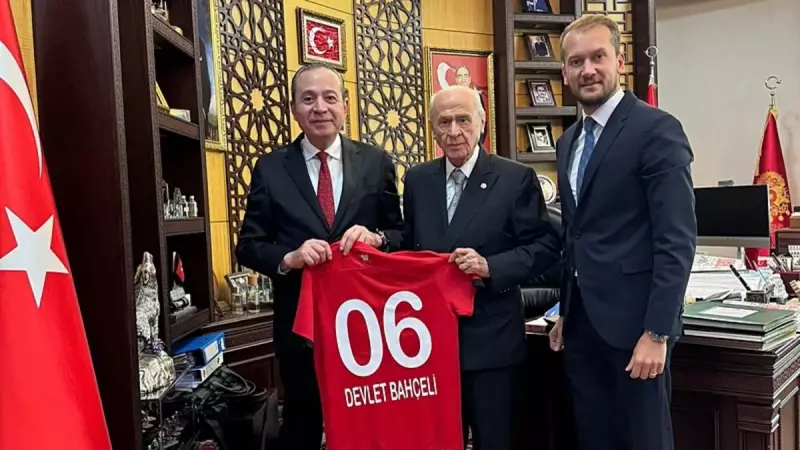 Gençlerbirliği'nden Devlet Bahçeli'ye Sürpriz Ziyaret: Futbolun Nabzı Ankara'da Atıyor!