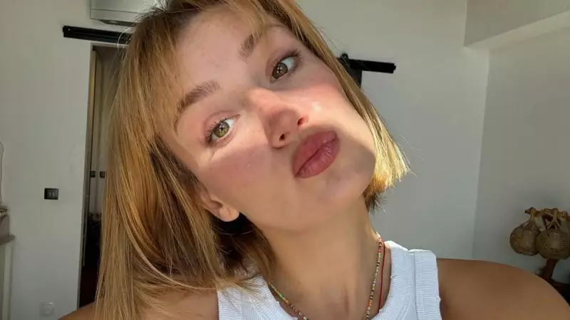 Gizem Karaca'dan Romantik Yıl Dönümü Sürprizi: 'İyi ki Sen Varsın Sevgilim' Diyerek Bakın Hangi Fotoğrafları Paylaştı!