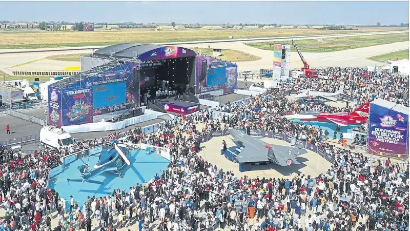 Gökyüzünde Nefes Kesen Dans: Türk Jetleri Muhteşem Bir Sov Gösterisiyle Büyüledi!