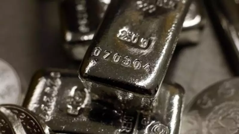 Gümüş Fiyatları Tarihi Bir Atakla! 14 Yıl Sonra 40 Doları Aştı