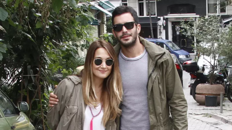 Güpse Özay'dan Ayrılık Dedikodularına Net Yanıt: 'Ayrılmanın Yanından Bile Geçmedik'