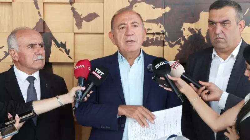 Gürsel Tekin, Kadıköy Meydanı'nda Protestoyla Karşılaştı: 'Sizi Nasıl Yuhalattılar' Detayları