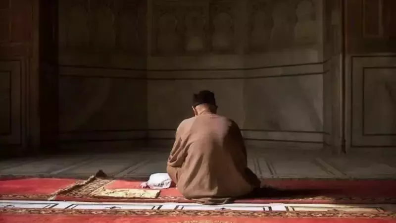 Hz. Yunus'un Balığın Karnındaki O İnanılmaz Duası: Arapça Okunuşu ve Türkçe Anlamı ile İç Huzurunuzu Bulun