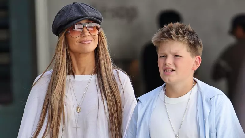 Jennifer Lopez ve Ben Affleck'in Oğlu: Alışveriş Görüntüleriyle Uyumlu Aile Tablosu!