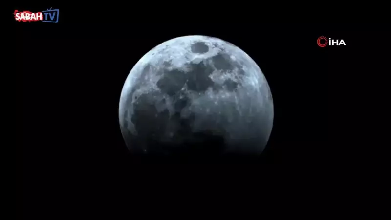 Kanlı Ay Tutulması Dünya'yı Büyüledi: İşte Muhteşem Görüntüler