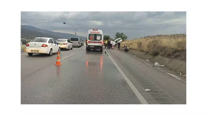 Kastamonu'da Feci Kaza: Refüje Çarpan Hafif Ticari Araçta Can Pazarı - 1 Ölü, 4 Yaralı
