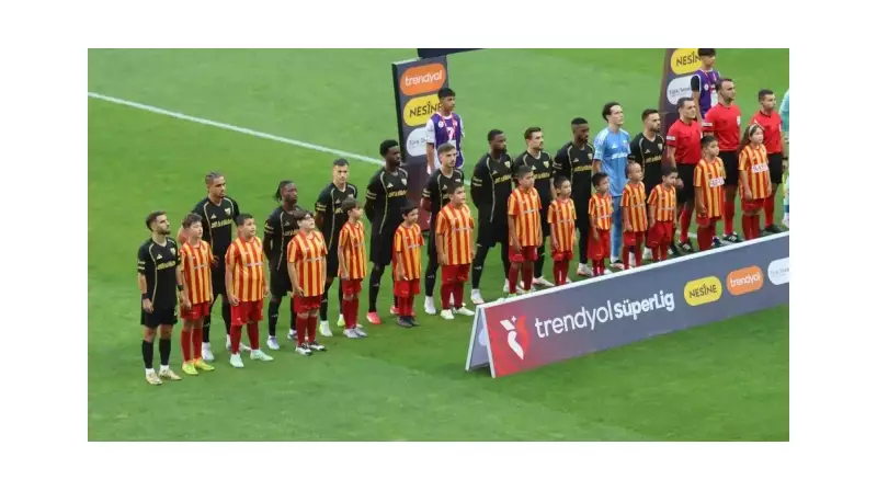 Kayserispor'da Bomba Gelişme! İki Yıldız Kadro Dışı Bırakıldı