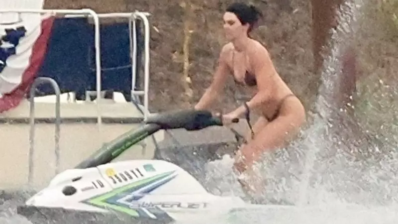 Kendall Jenner'dan Jet Ski Keyfi: Bodrum'da Unutulmaz Bir Tatil Anı!