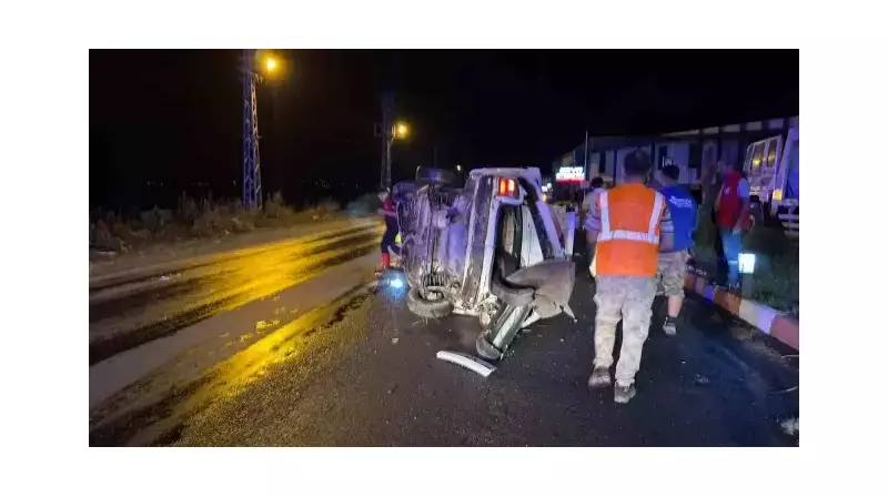 Konya'da Aniden Bastıran Sağanak: Araçlar Sulara Gömüldü, 3 Kişi Yaralandı!