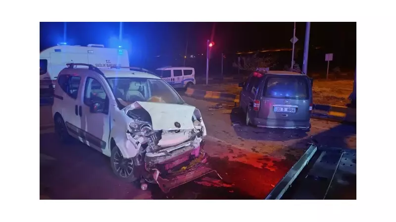 Korkunç Araç Kazası! Hafif Ticari Araçlar Şiddetli Şekilde Çarpıştı: Yaralılar Var