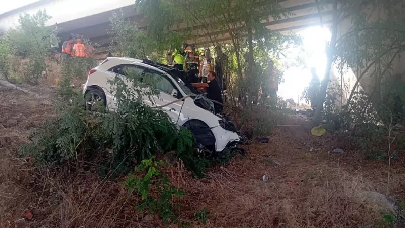 Korkunç Kaza: Otoyolda Üst Geçit Ayağına Çarpan Sürücü Hayatını Kaybetti!