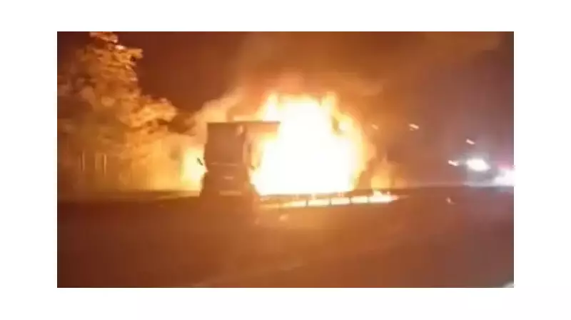 Korkunç Kaza: Tırın Lastiğinden Çıkan Kıvılcım Alev Topuna Dönüştü, Araç Kontrolden Çıktı!