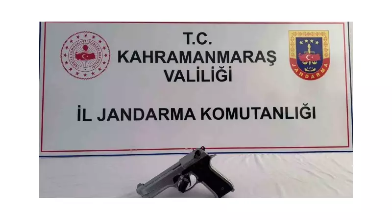 Kurusıkı Tabanca ile Havaya Ateş Açtı, Cebinden 12 Bin Lira Çıktı!