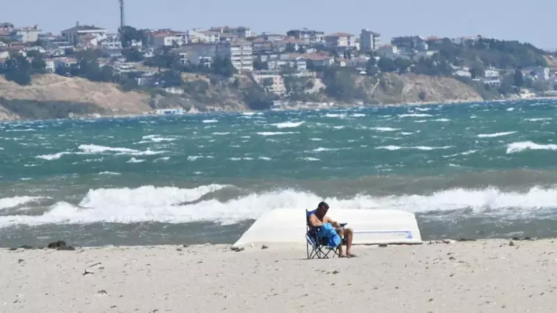 Meteoroloji'nin Fırtına Uyarısı Sonrası İki Şehirde Deniz Keyfi Yasaklandı!