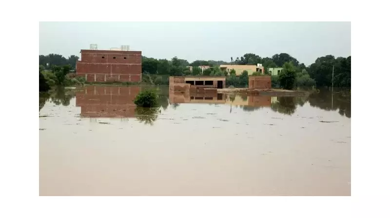 Muson Yağmurları Can Aldı: Hayat Durma Noktasında, Ölü Sayısı Binleri Aştı!