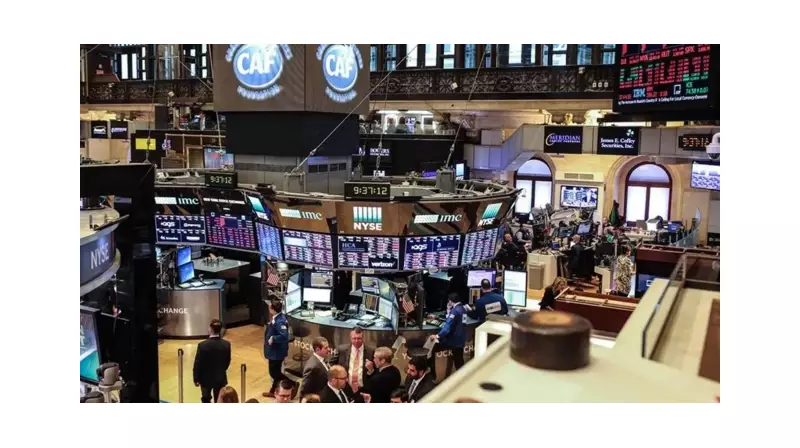 New York Borsası'nda Fırtına Öncesi Sessizlik: Dolar ve Endekslerde Kritik Dans