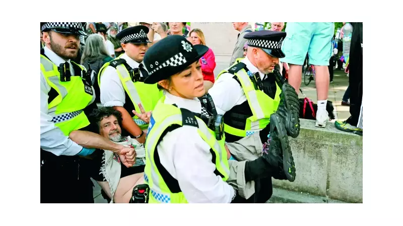 İngiltere'de Soykırım Tasarısı Protestosuna Polisten Sert Müdahale: Onlarca Gözaltı