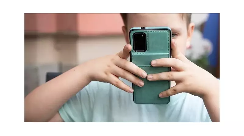 Çocuklarda Erken Telefon Kullanımı: Gelişimi Tehdit Eden Sessiz Tehlike!