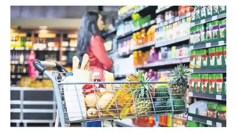 Pazar Günü Market Kuyrukları Tarih Mi Oluyor? Yeni Düzenleme İşte Bu Detayları Getiriyor!