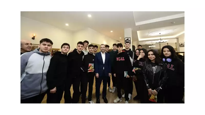 Pendik Belediyesi'nden Üniversiteyi Kazanan Gençlere Müjde: 15 Bin TL Eğitim Desteği!