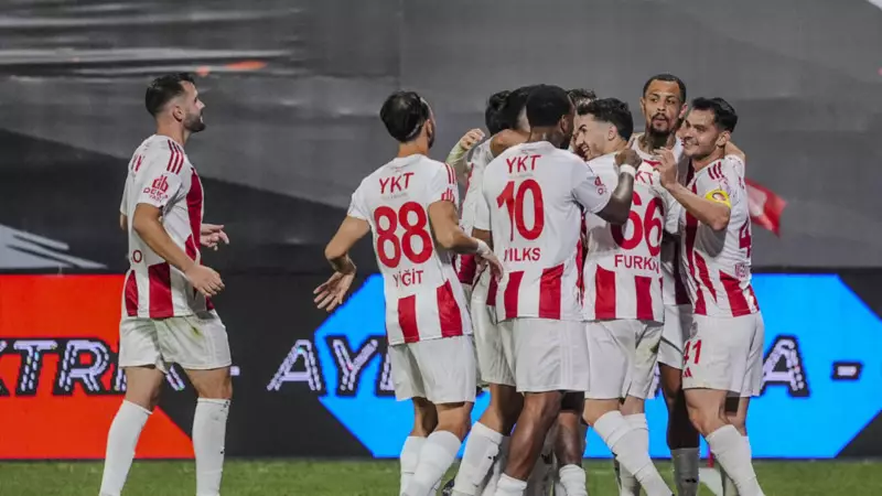 Pendikspor, Sakaryaspor'u 4-1 Mağlup Etti: Sahanın Hakimi Yeşil-Beyazlılar!