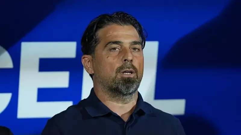 Rizespor'da İlhan Palut'tan Taraftarlara Duygusal Yanıt: 'Sizinleyiz, Hep Birlikteyiz'