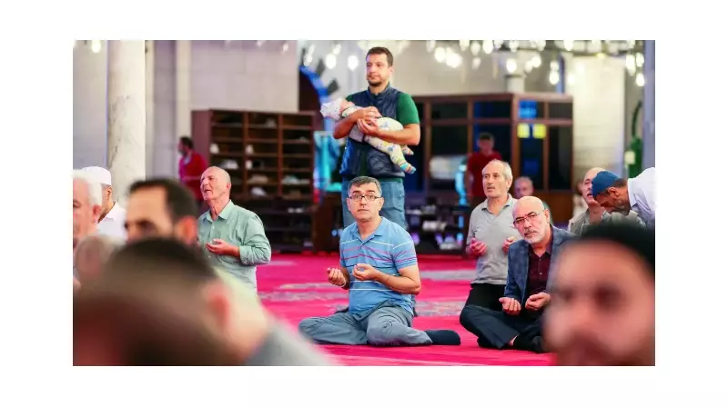 Sabah Namazında Gaza İçin Buluşma: İnsanlık İçin Kıyam Ettiler!