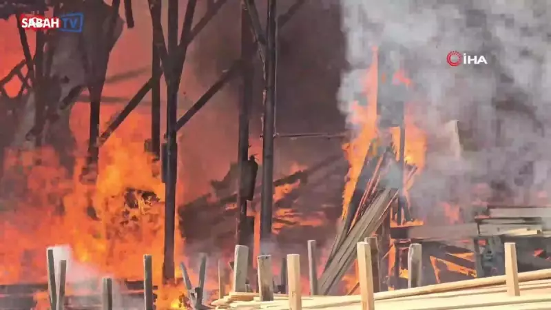 Safranbolu'da Kereste Fabrikası Alev Alev! İtfaiye Gece Boyunca Mücadele Etti