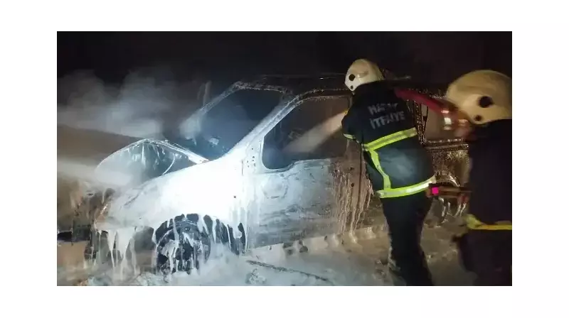 Sakarya'da Şaşırtan Görüntü: Alevler İçindeki Araç Kule Döndü!