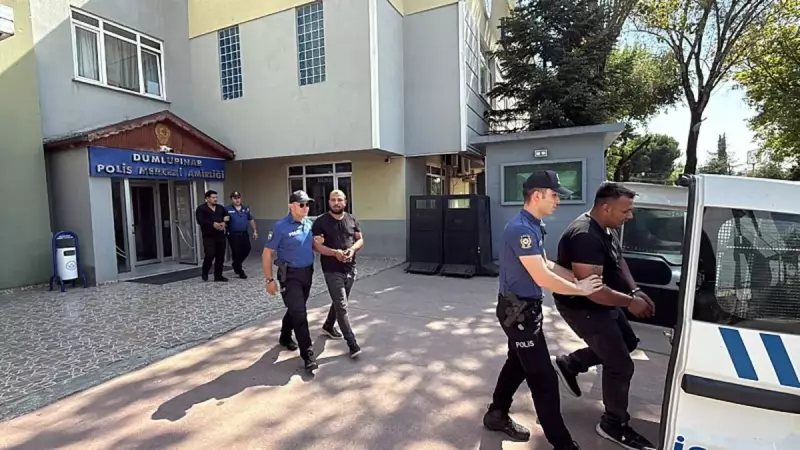 Sakarya'da Silahlı Kavgada 4 Ev Alevlere Teslim Oldu: 4 Şüpheli Tutuklandı!