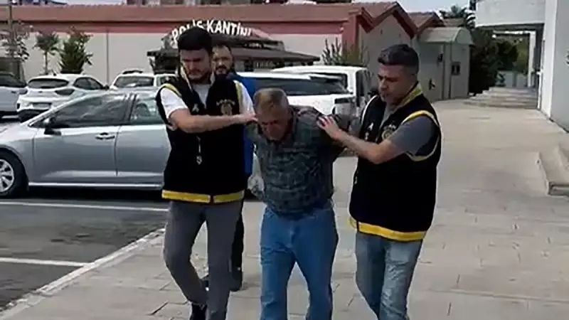 Sandalyede Uyuyan Güvenlik Görevlisinin Telefonunu Çaldılar! İşte O Anlar