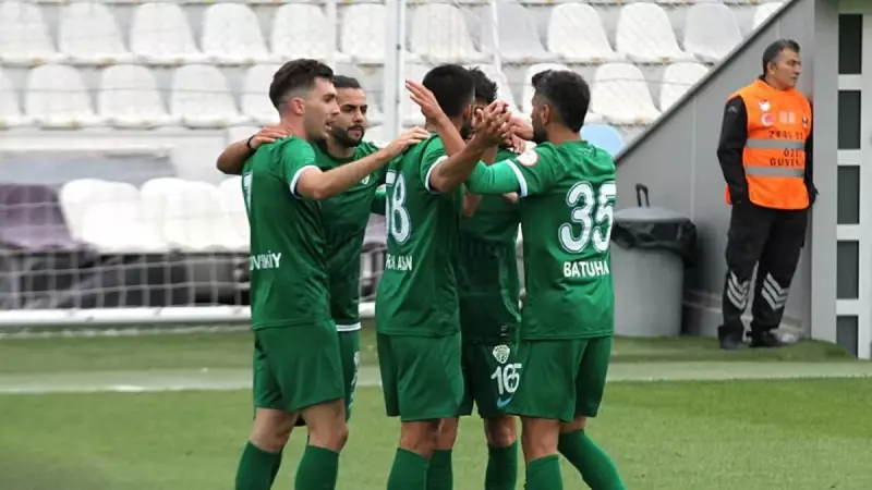 Serikspor, Bandırmaspor'u Sessiz Sedasız Devirdi: Tek Gol Yeteneğin Zaferi!