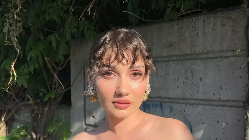 Sevda Erginci'den Nisanlısıyla Göz Kamaştıran Pozlar! Altınları Unutturan Güzellik