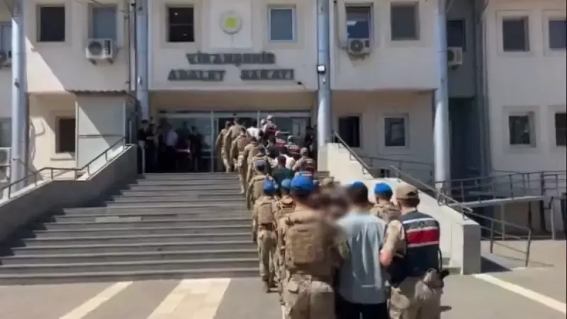 Silahlı Çete İş Yerine Kanlı Baskın Düzenledi: Suçüstü Yakalandılar!