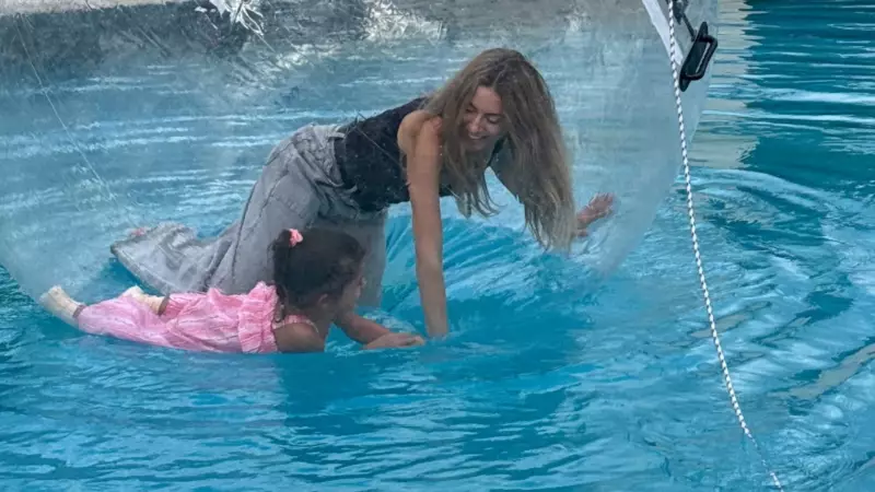 Sinem Kobal ve Kızı Leyla'nın Balon Keyfi Sosyal Medyayı Sarmaladı! | Anne-Kız Kalitesi