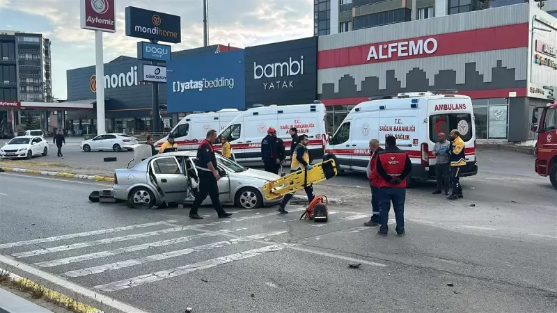 Sivas'ta Feci Kaza: İki Araç Baş Başa Çarpıştı, 1 Kişi Hayatını Kaybetti