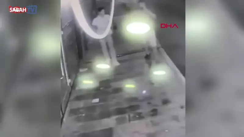 Sokak Ortasında Dehşet: Husumetli Olduğu Kişiyi Bıçaklayarak Öldürdü ve Kameralara Yakalandı!