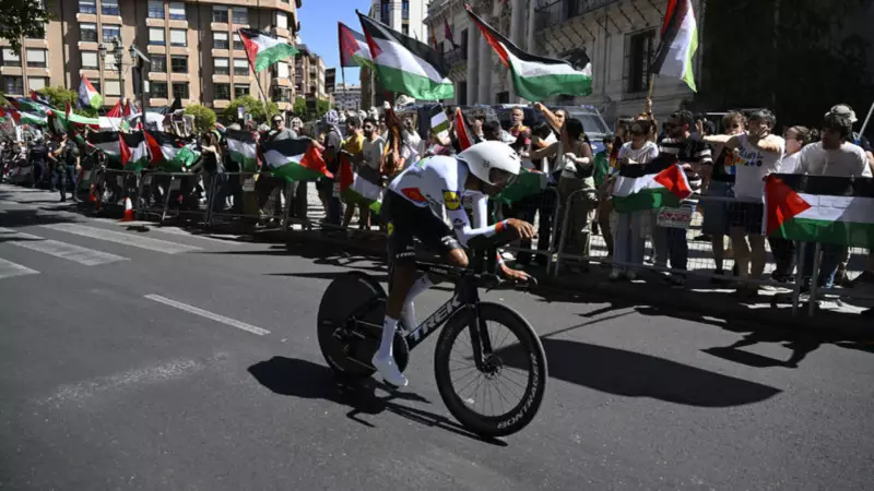 İspanya Bisiklet Turu'nda İsrail'e Farklı Protesto: Bisikletçilerden Sessiz Eylem