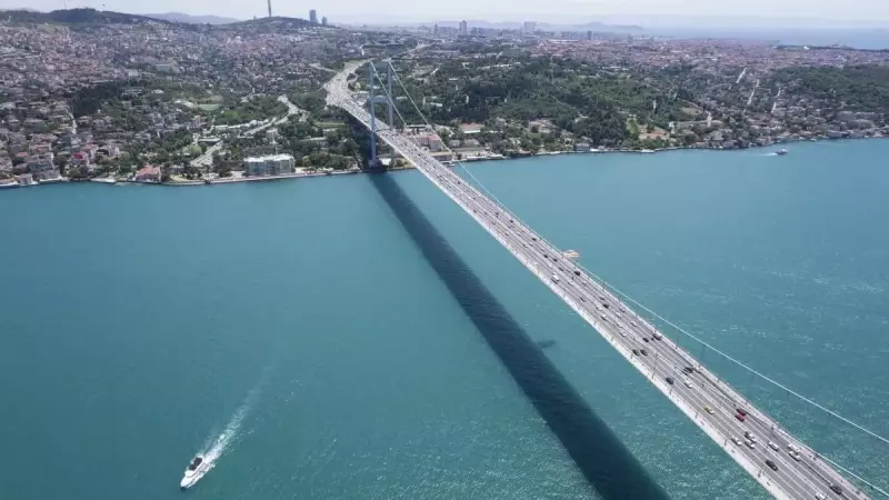 İstanbul Boğazı'nda Çarpıcı Karar: Gemi Trafiği Çift Yönlü Askıya Alındı!
