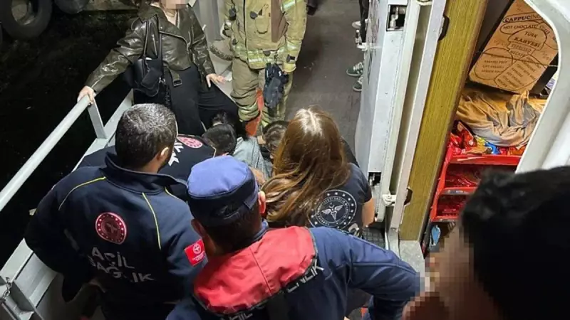 İstanbul Boğazı'nda Yürek Ağzına Gelen Anlar: Yolcu Vapuruna Gemi Çarptı!