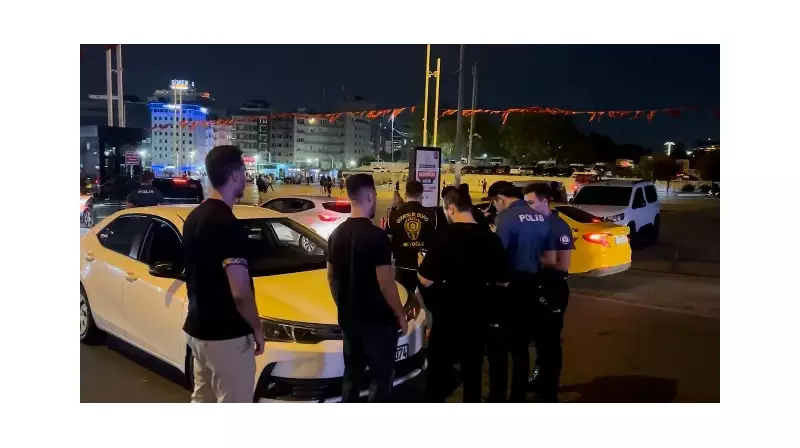 İstanbul'da Gece Gökyüzünde Devriye: Helikopterli Huzur Operasyonu Başladı!