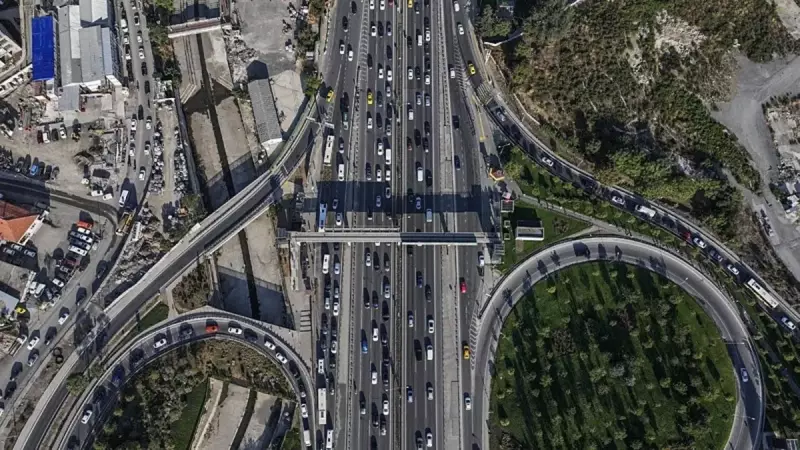 İstanbul'da Haftanın Dördüncü Gününde Trafik Kilitlendi: İşte En Yoğun Noktalar