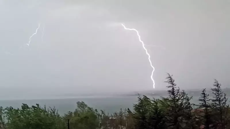 İstanbul'u Akşam Saatlerinde Bekleyen Sürpriz: Şiddetli Sağanak Uyarısı!