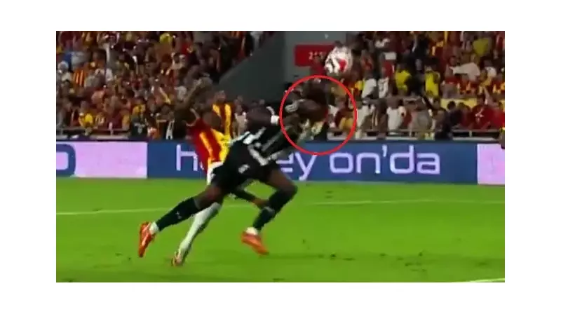 Tammy Abraham'a Yapılan Müdahale Penaltı mı? Eski Hakemlerden Flaş Açıklamalar!