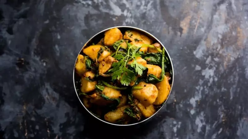 Tek Kaşıkla Lezzet Şöleni: Aloo Palak Tarifi | Patates ve Ispanağın Muhteşem Uyumu