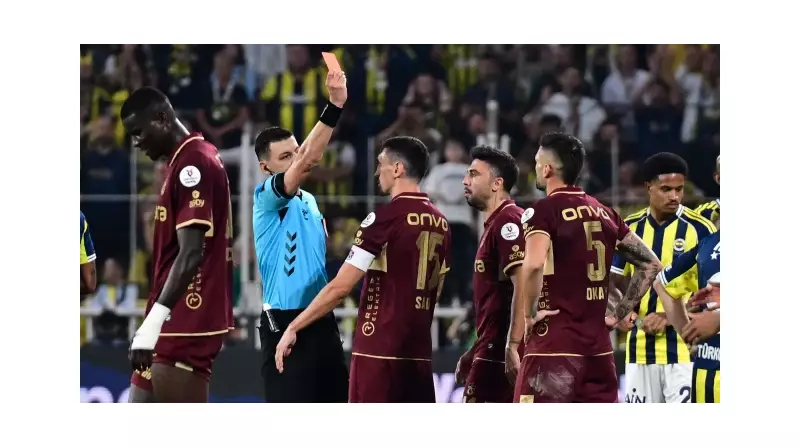 Trabzonspor'un Yıldızından Hakem Kararlarına Sert Tepki: 'Türk Futbolu Kaybetti!'