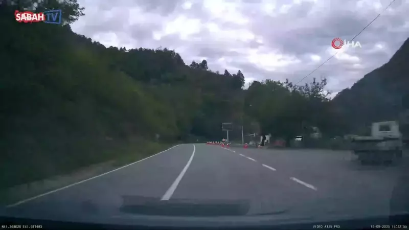 Tırın Ölümcül Sollama Hatası: Kavşakta Dehşet Anları Kamerada