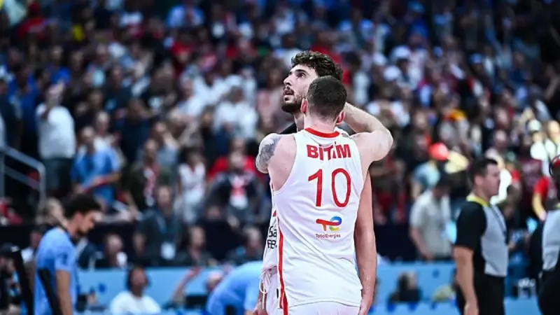 Uçakta Gözyaşları Sel Oldu! Pilotun 12 Dev Adam'a Sürpriz Mesajı: 'Sizlerle Gurur Duyuyoruz'